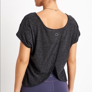 🌻Beyond Yoga featherweight easy does it top🌻